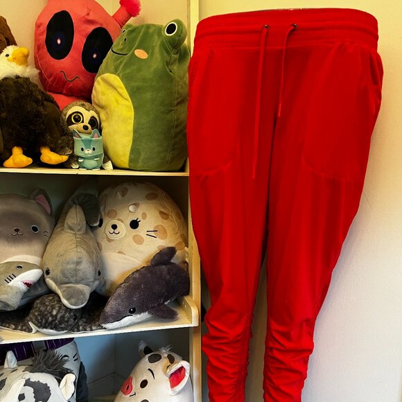 Athleta Women’s Red Ruched Ankle Jogger Pants Size 6 Lightweight Activewear - Picture 1 of 5